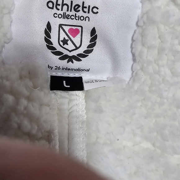 Vest - Picture 6 of 9